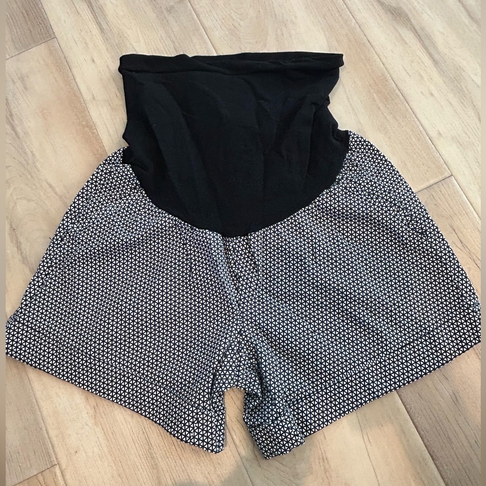 Motherhood Maternity Black and White Women's Shorts